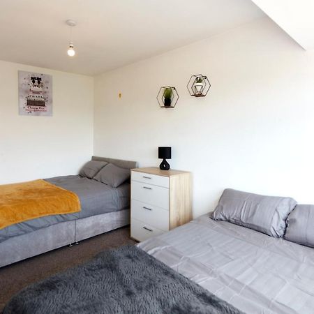 Spacious Home Close To City Centre Location Leeds  Eksteriør bilde