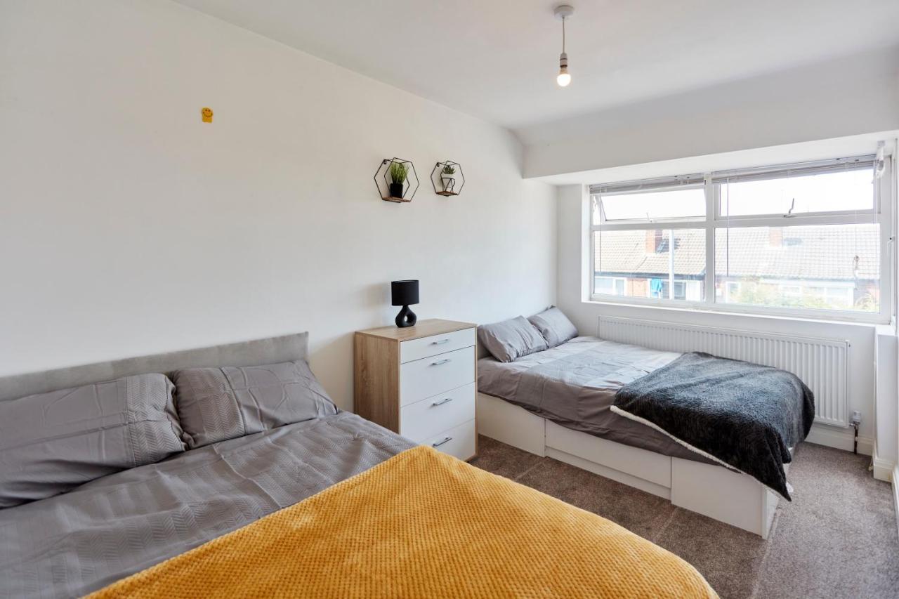 Spacious Home Close To City Centre Location Leeds  Eksteriør bilde