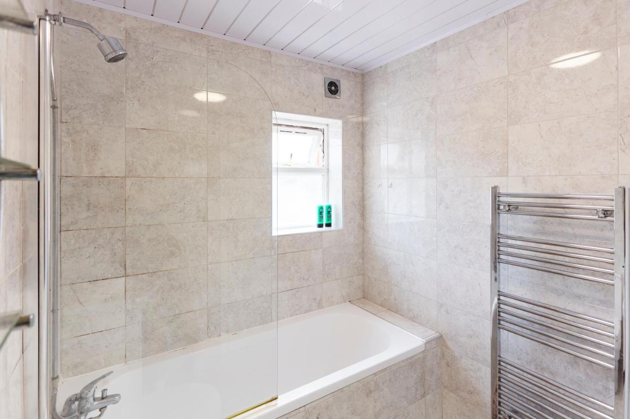 Spacious Home Close To City Centre Location Leeds  Eksteriør bilde