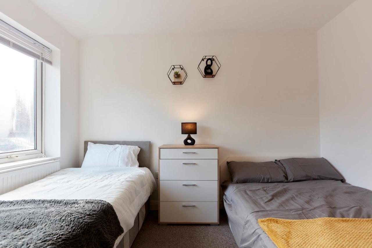 Spacious Home Close To City Centre Location Leeds  Eksteriør bilde