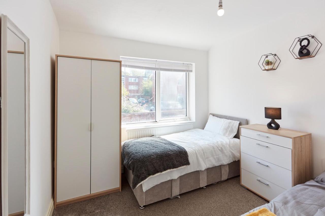 Spacious Home Close To City Centre Location Leeds  Eksteriør bilde