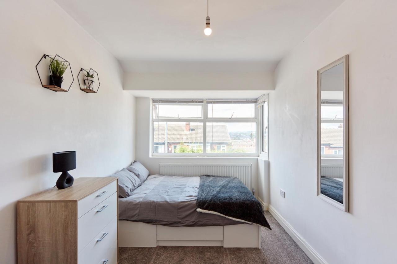 Spacious Home Close To City Centre Location Leeds  Eksteriør bilde