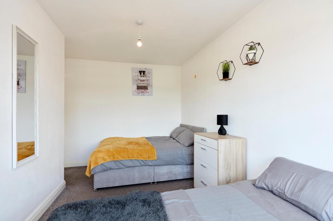 Spacious Home Close To City Centre Location Leeds  Eksteriør bilde